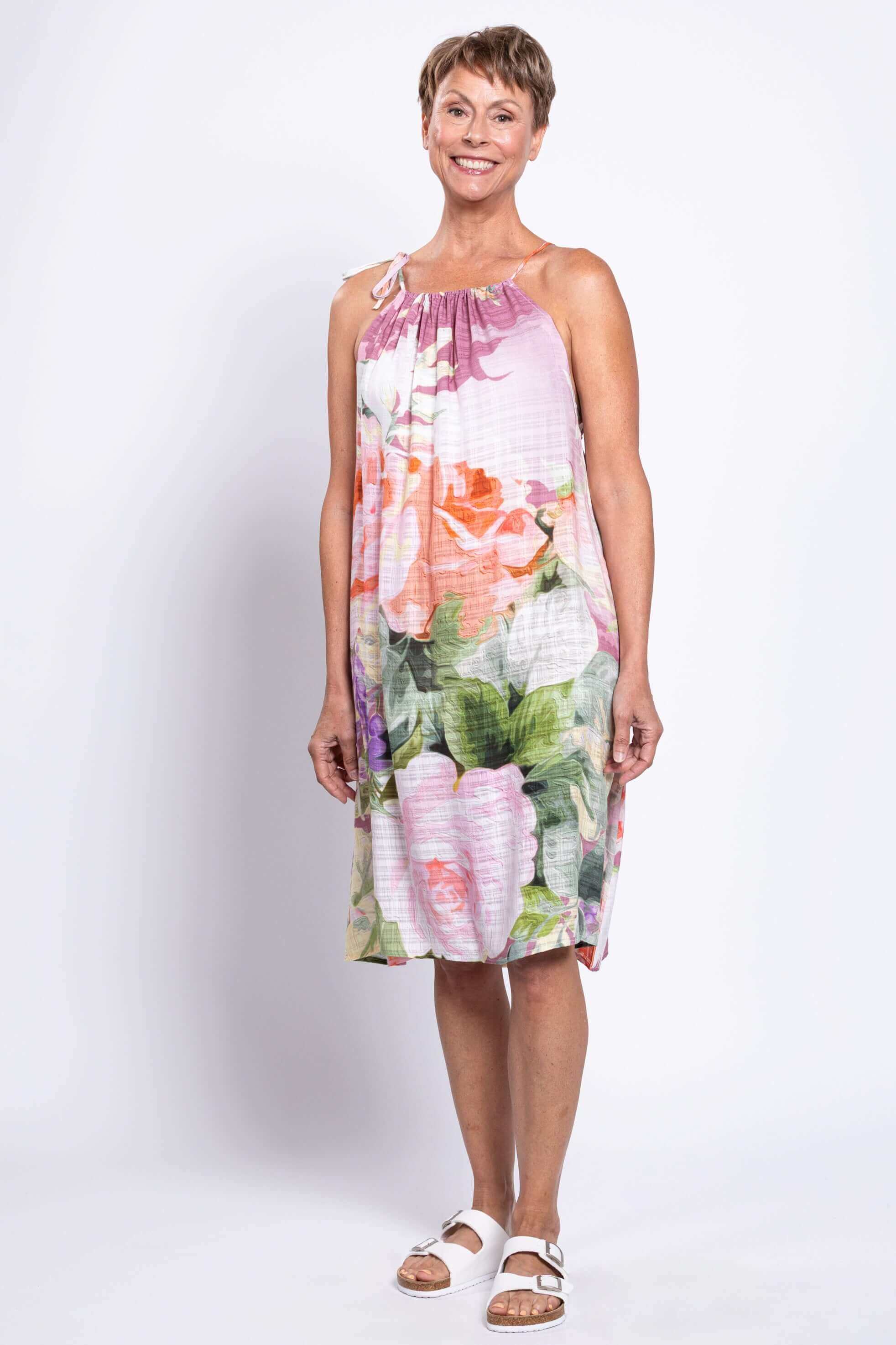 Beach Dress, Pasina