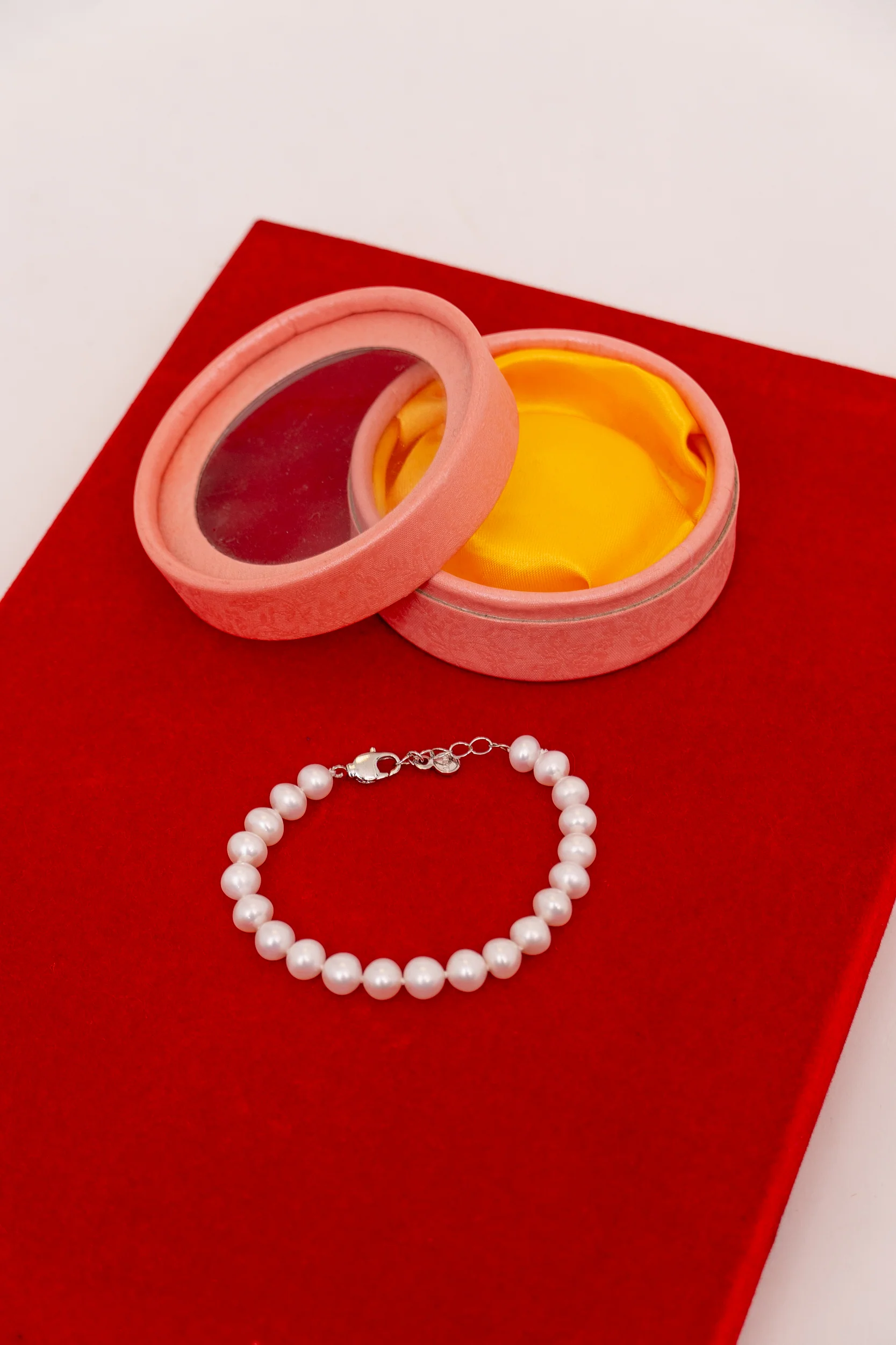 White Pearl Bracelet - Image 3