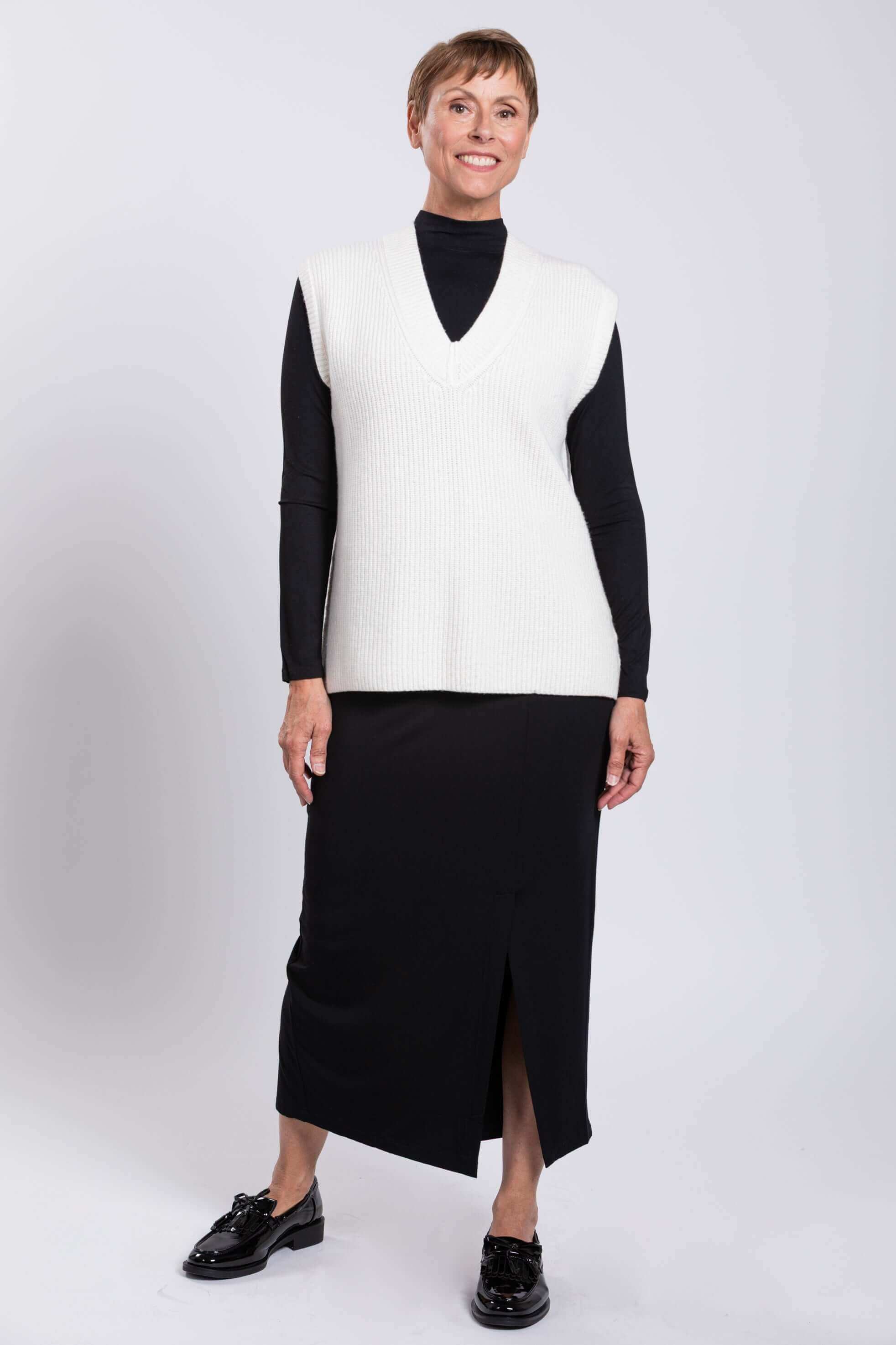 Laura Vest, Creamy White, Wool Cashmere - Image 2