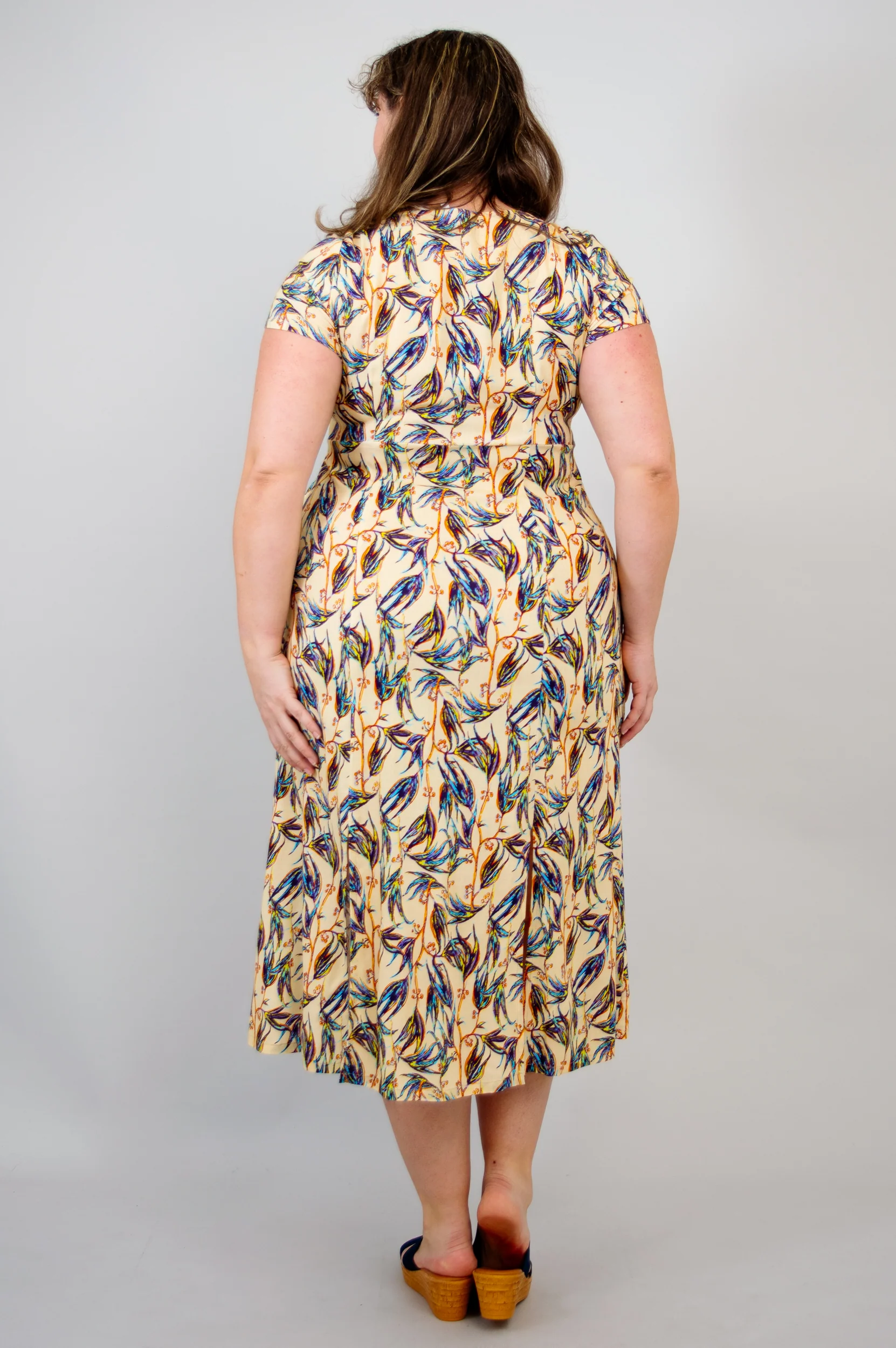 Morgan Dress, Alma, Linen Bamboo- Final Sale - Image 5
